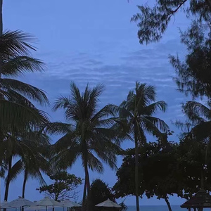 公翁⋯好舒服⋯好紧漫画
